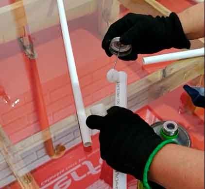 Cómo pegar dos tubos de PVC