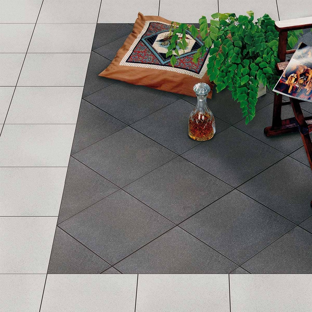 (E) FORTALEZA NEGRO 51X51 CORONA (2.08)