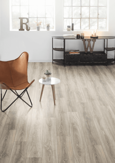 PISO LAMINADO TEXT. CON BICEL ALEMAN TVA1056 ROBLE BARDOLINO GRIS CLAS 31 DE 1292X193X7MM XYLON (2.4936)